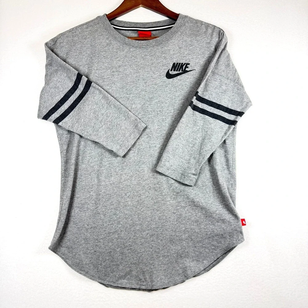 Nike Women Gray Just Do It 3/4 Sleeve Graphic T-Shirt Curved Hem 904771-091 M